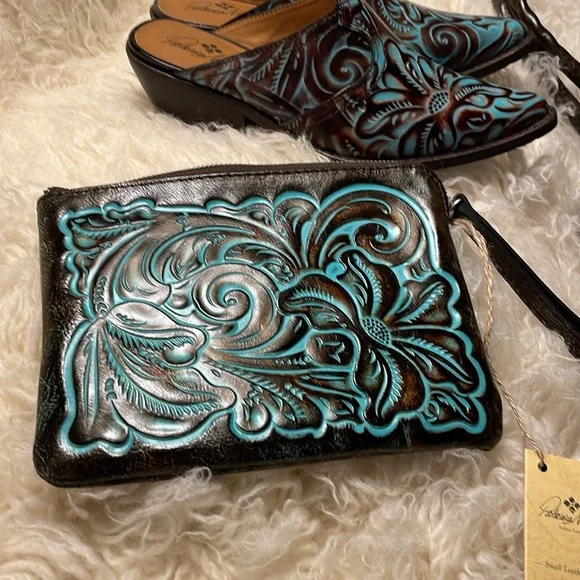 Patricia Nash Turquoise Cassini Zipper Clutch. - Picture 6 of 7